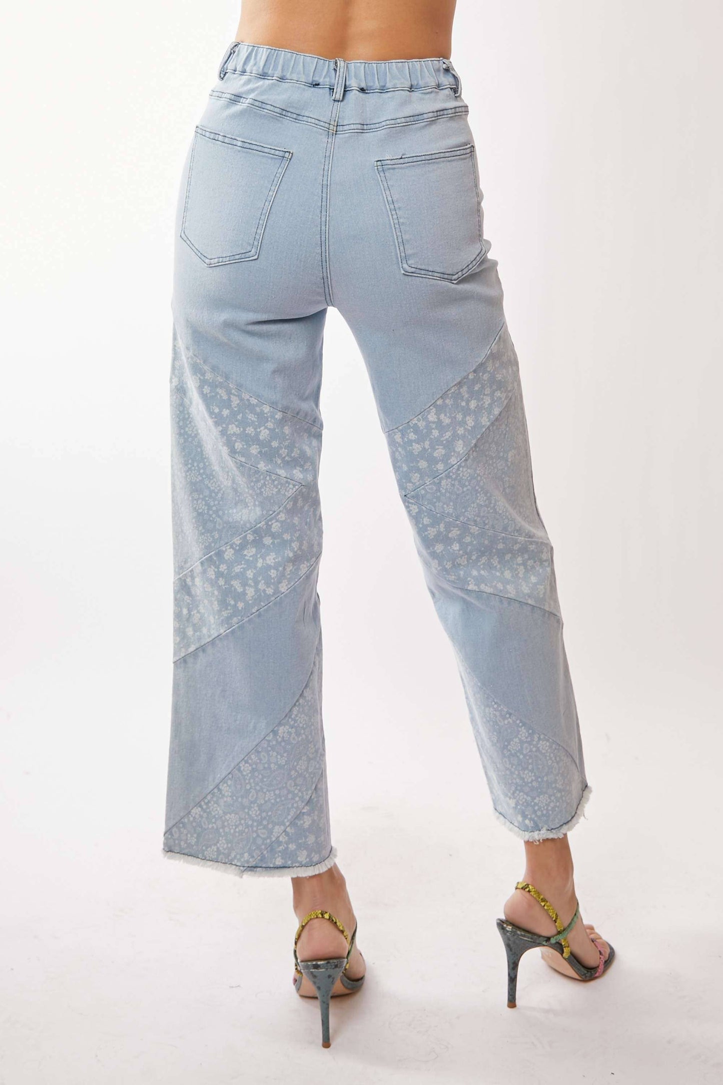 PLUS WIDE OPENING DENIM FLORAL AND PAISLEY PRINT