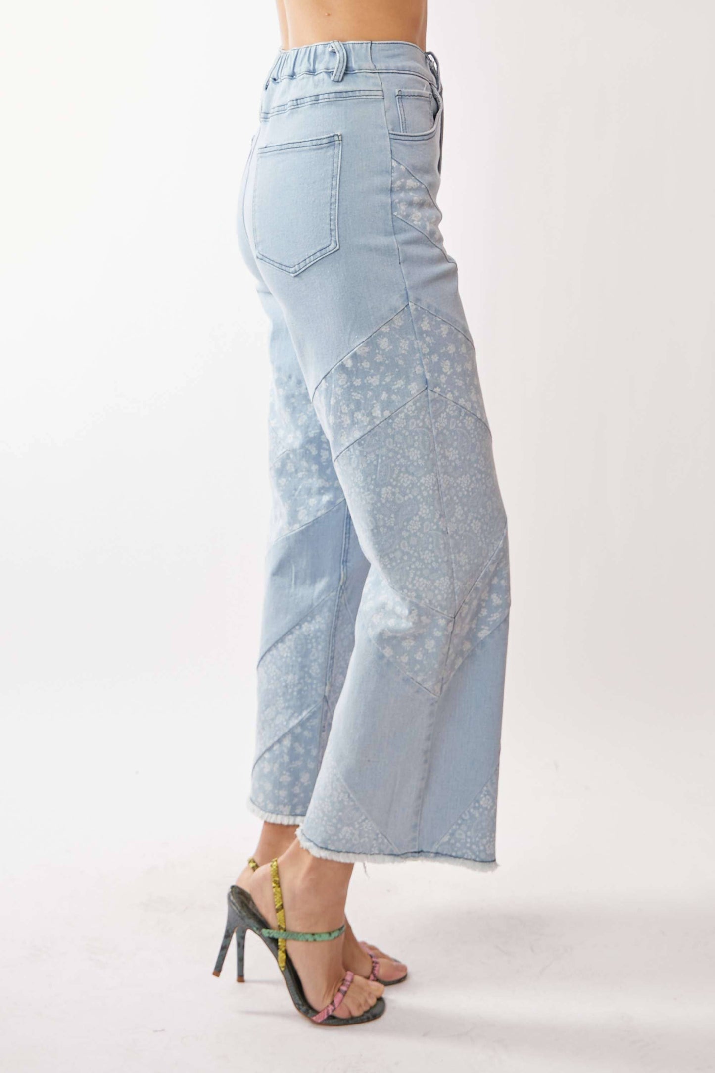 PLUS WIDE OPENING DENIM FLORAL AND PAISLEY PRINT