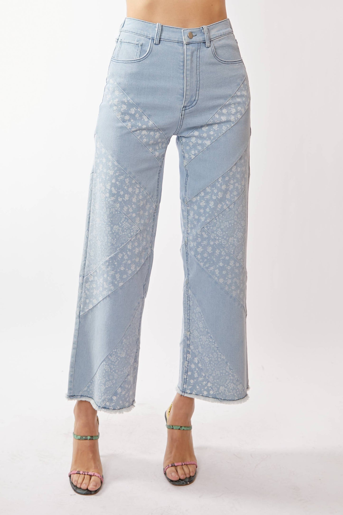 WIDE OPENING DENIM DITSY FLORAL AND PAISLEY PRINT