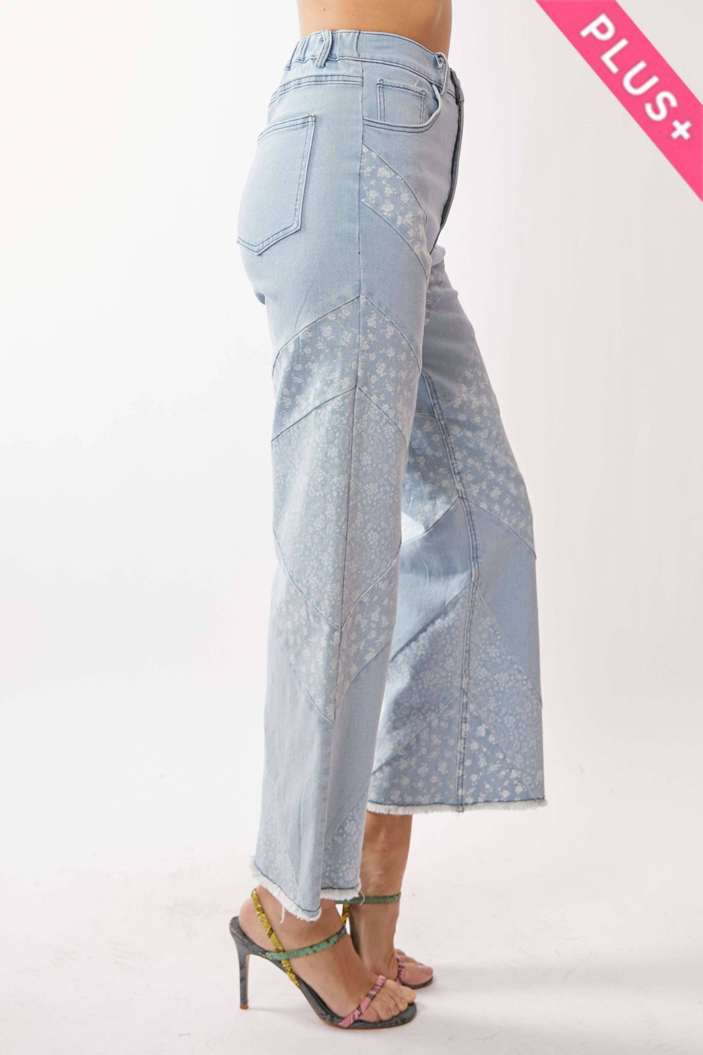 PLUS WIDE OPENING DENIM FLORAL AND PAISLEY PRINT