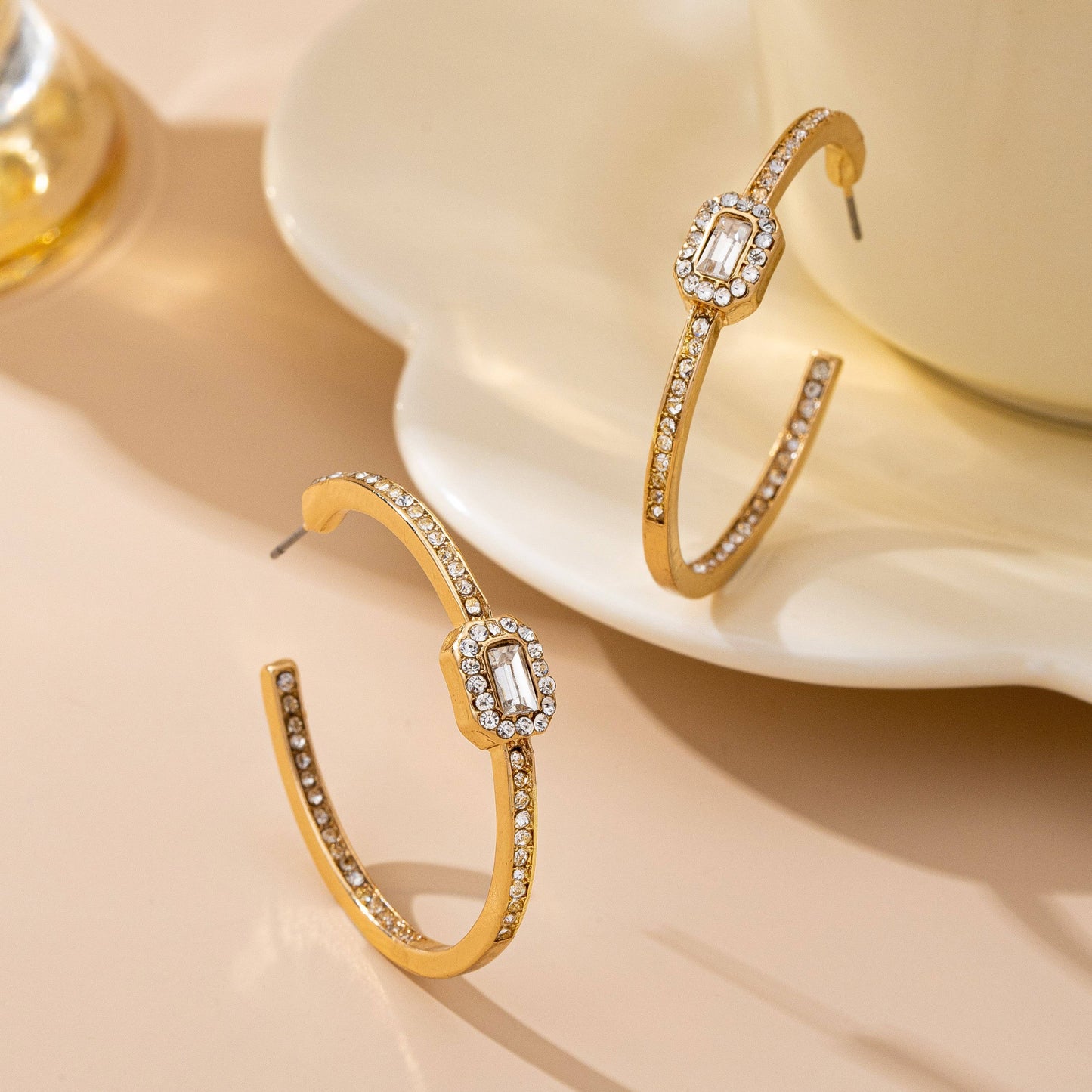 Solitaire Square Crystal Gold Hoop Earrings | 80E61752